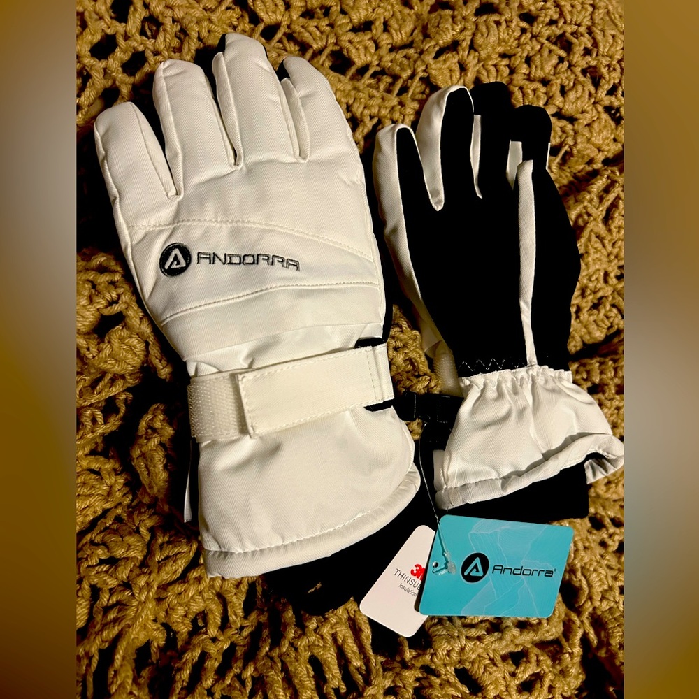 ❄️🧤Andorra gloves for cold weather & winter sports. Warm your hands this winter!